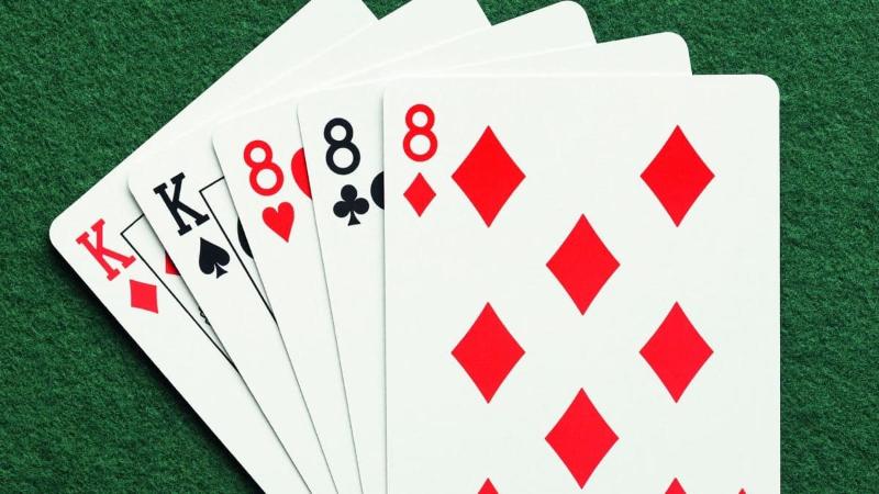 Ván bài Tú lơ khơ quy định tối đa 4 người tham gia