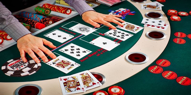 Trình tự trong poker cho một ván bài đầy đủ